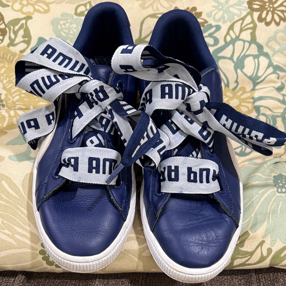 Puma Women’s Navy Sneakers with Logo Laces